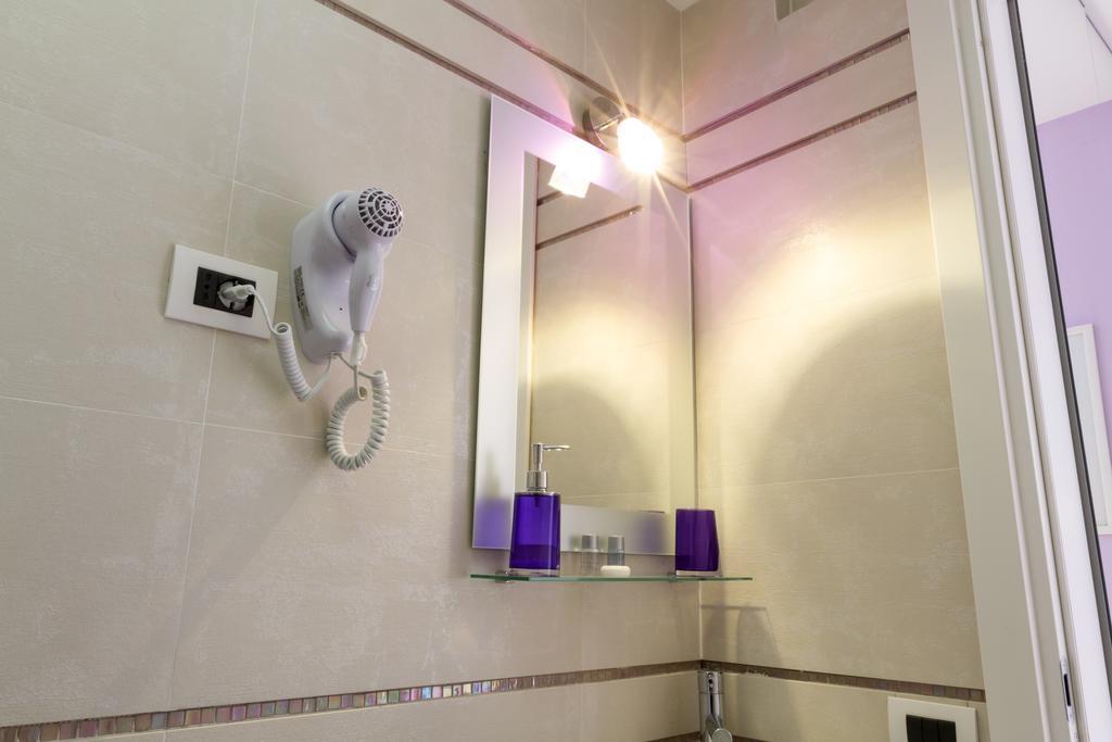 Bevilacqua Bed Roma Santa Croce Rome Ruang foto