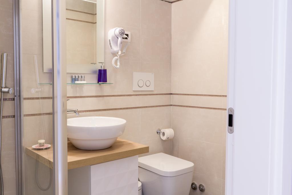 Bevilacqua Bed Roma Santa Croce Rome Ruang foto