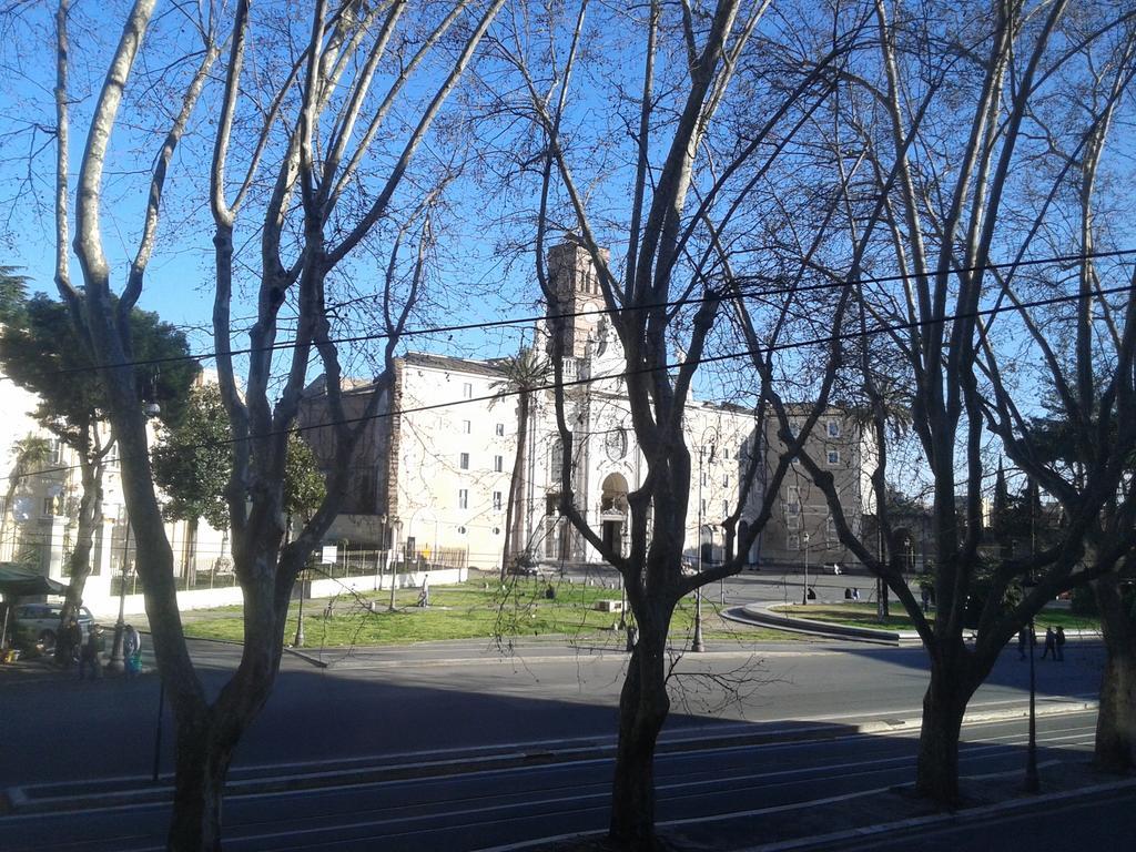 Bevilacqua Bed Roma Santa Croce Rome Bagian luar foto