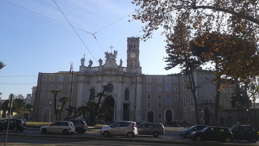 Bevilacqua Bed Roma Santa Croce Rome Bagian luar foto