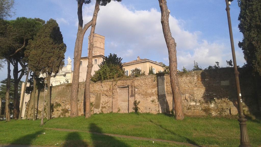 Bevilacqua Bed Roma Santa Croce Rome Bagian luar foto